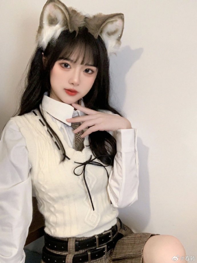 白莲花度假村 封面